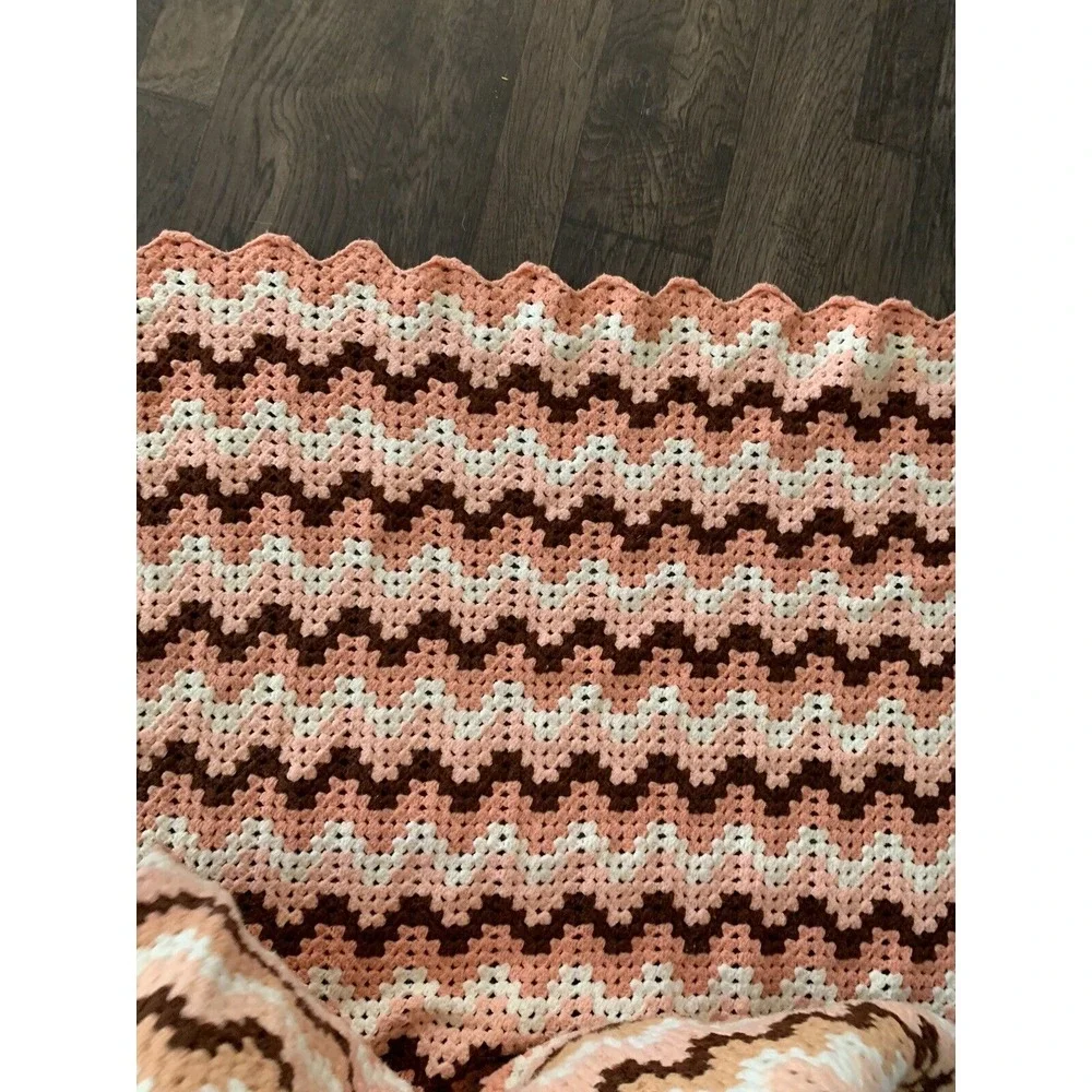 Vintage HANDMADE CROCHETED AFGAN 70